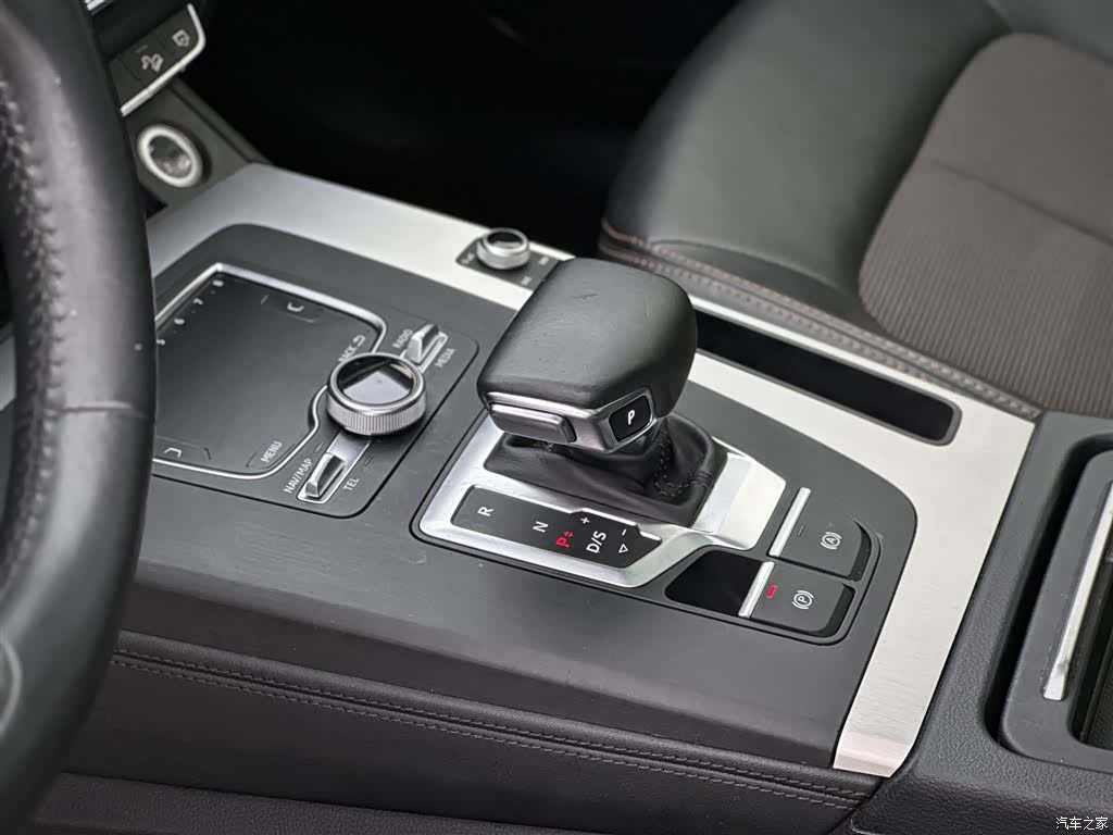 Audi Q5L, 2019 11
