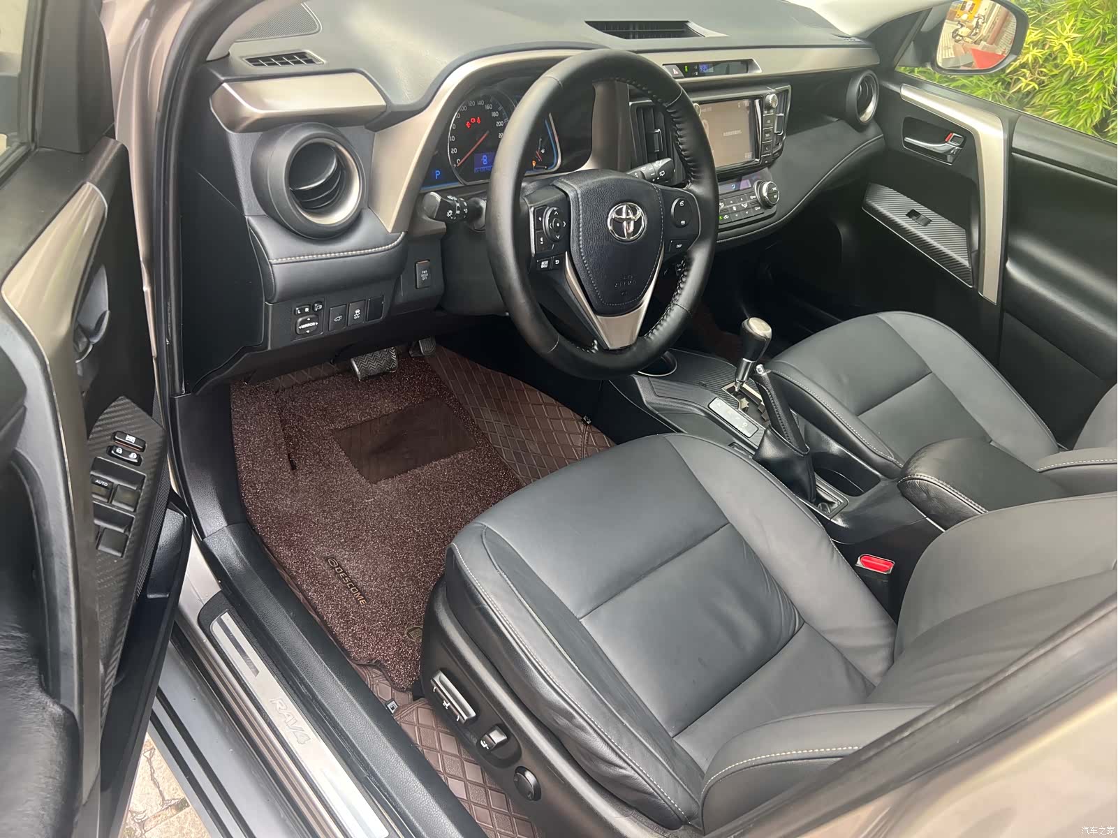 Toyota RAV4, 2015 10