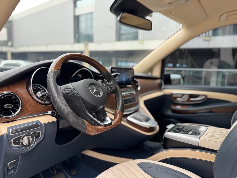 Mercedes-Benz V-class