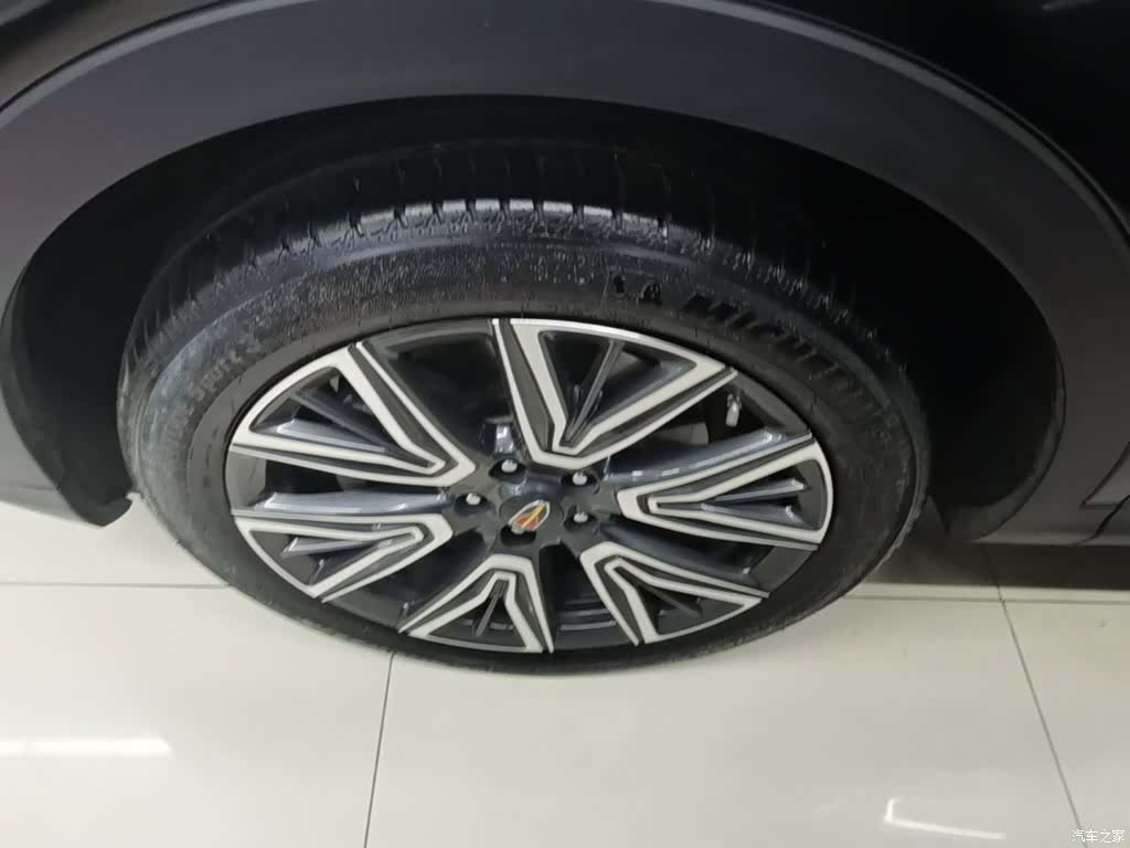 Hongqi HS5, 2023 23