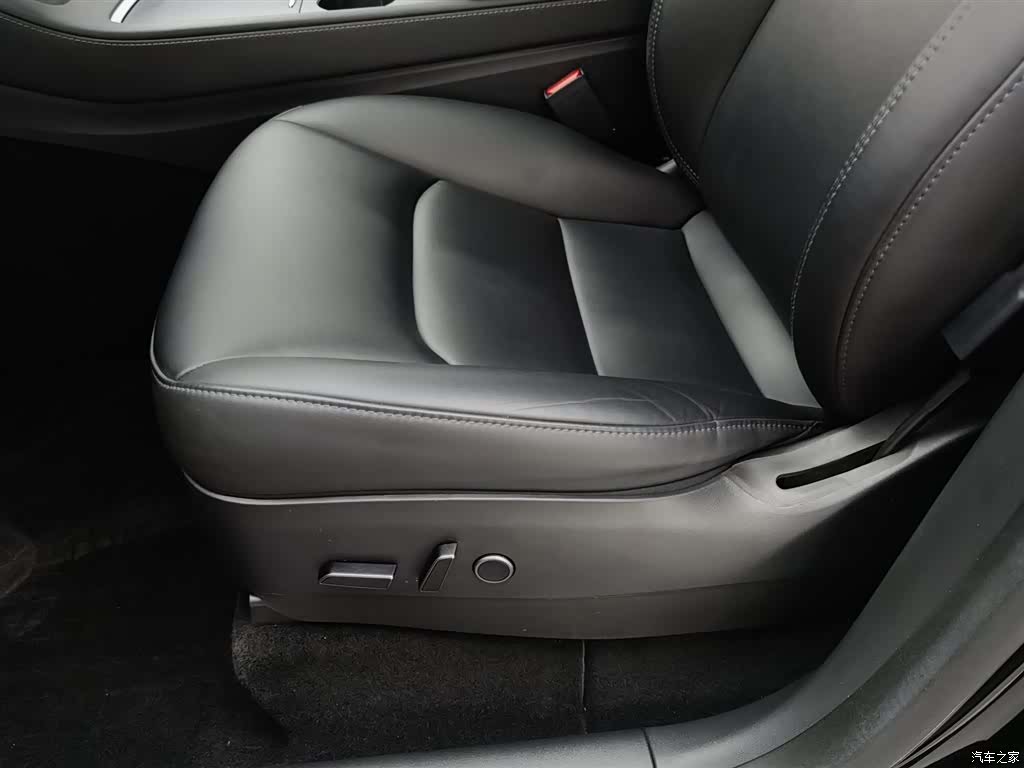 Tesla Model Y, 2023 20