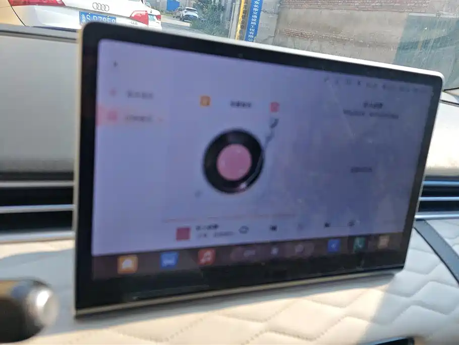 Dongfeng Nammi Nano 01