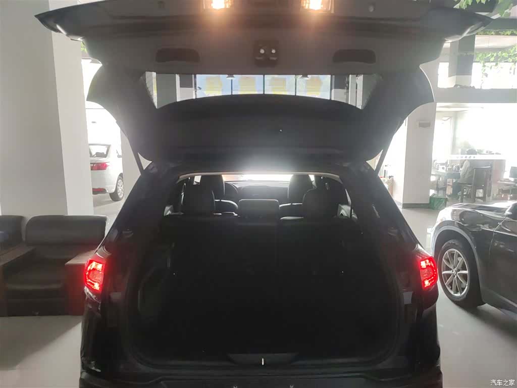 Jeep Cherokee, 2017 16