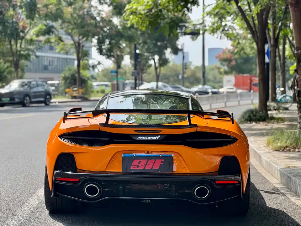 McLaren GT