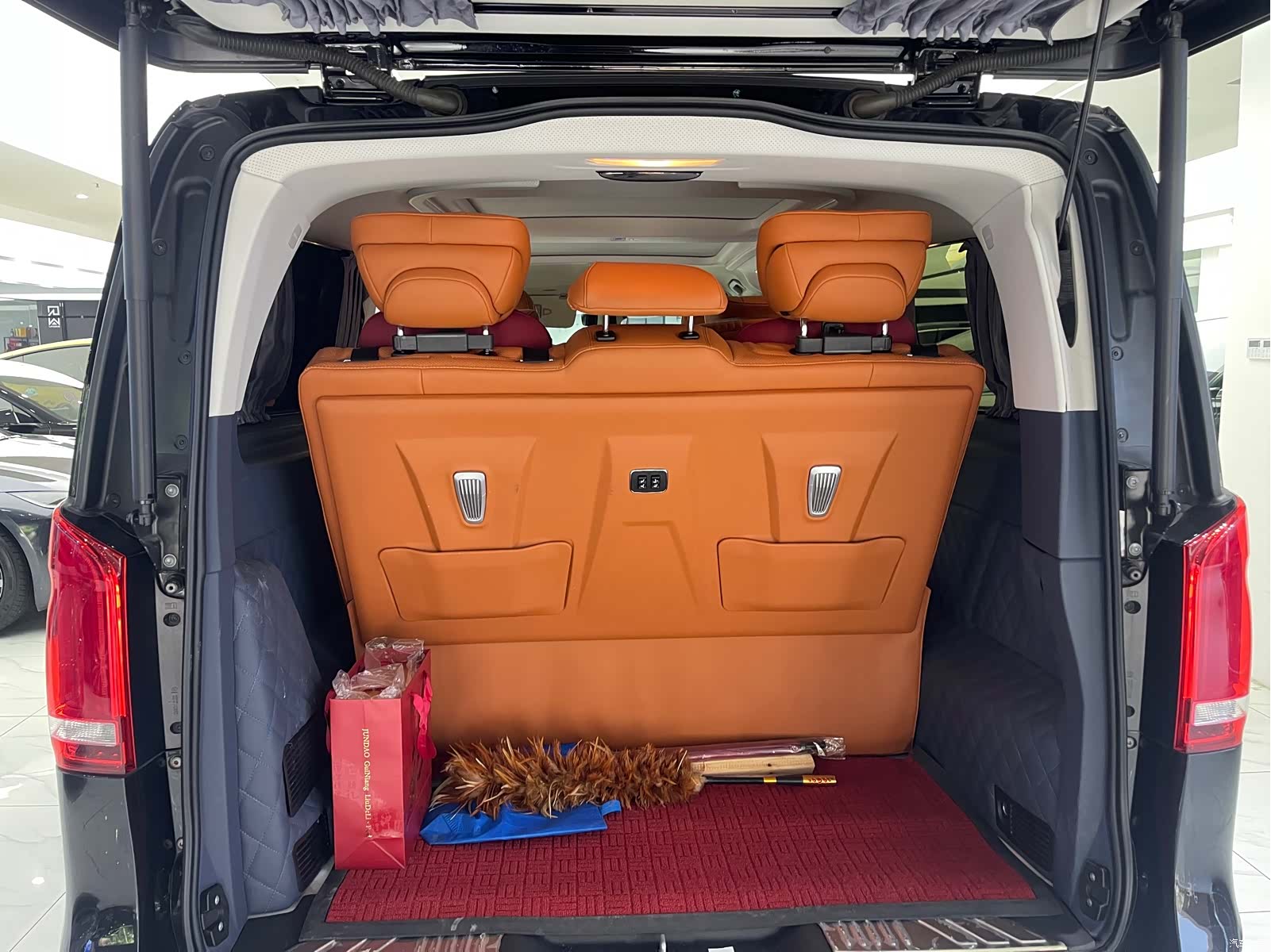 Mercedes-Benz V-Class, 2023 11
