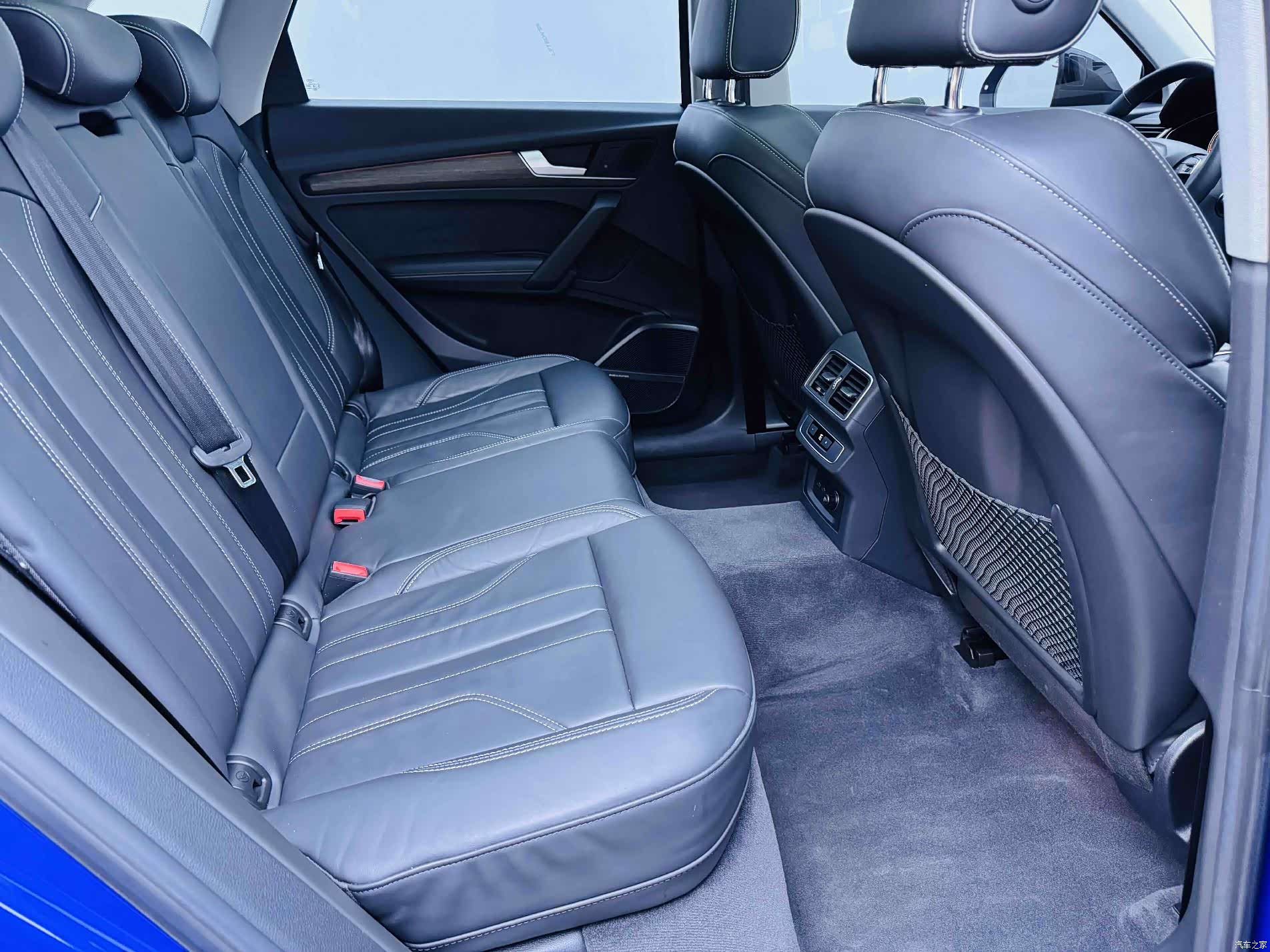 Audi Q5L, 2021 11