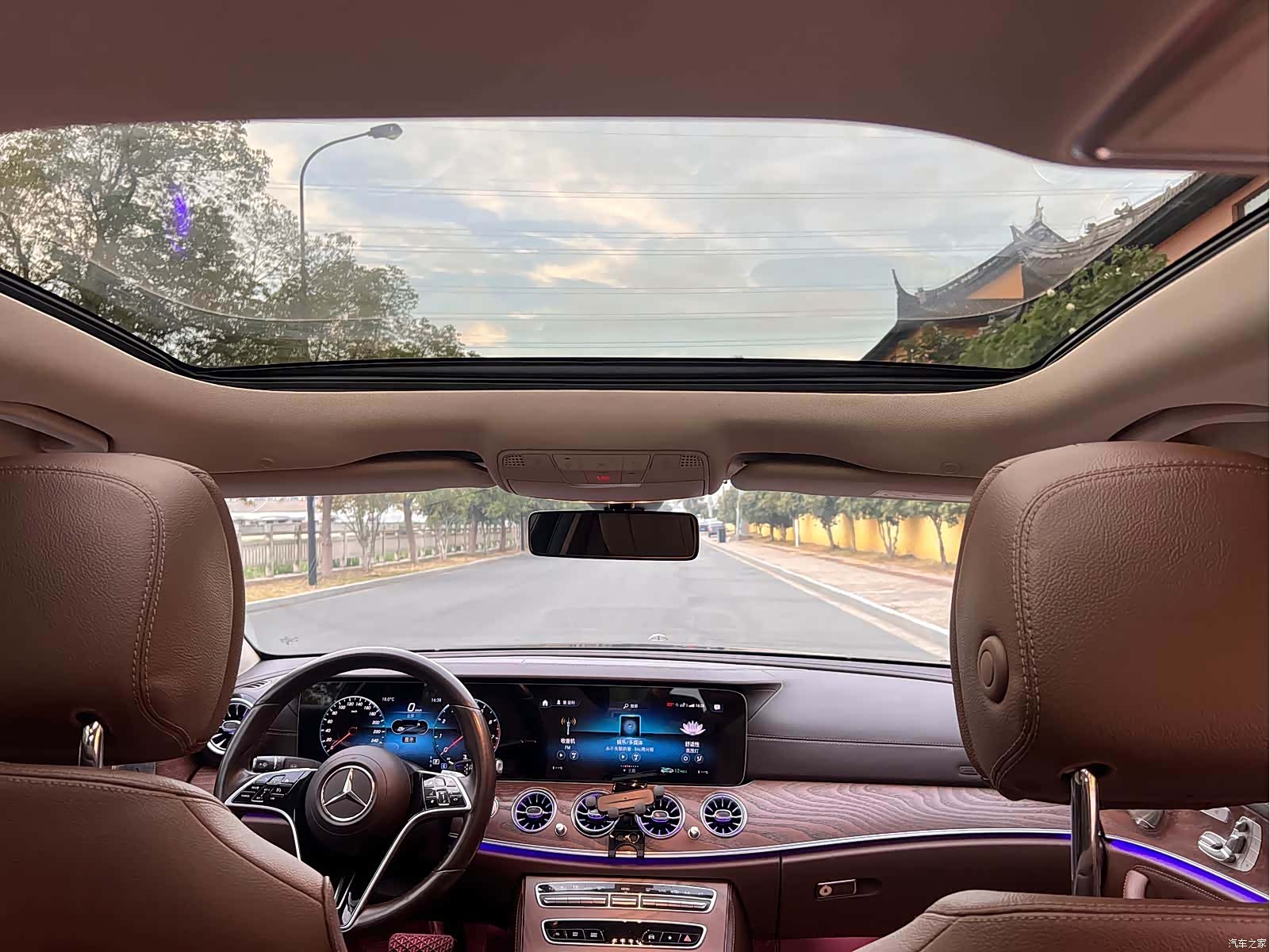 Mercedes-Benz E-Class, 2022 14