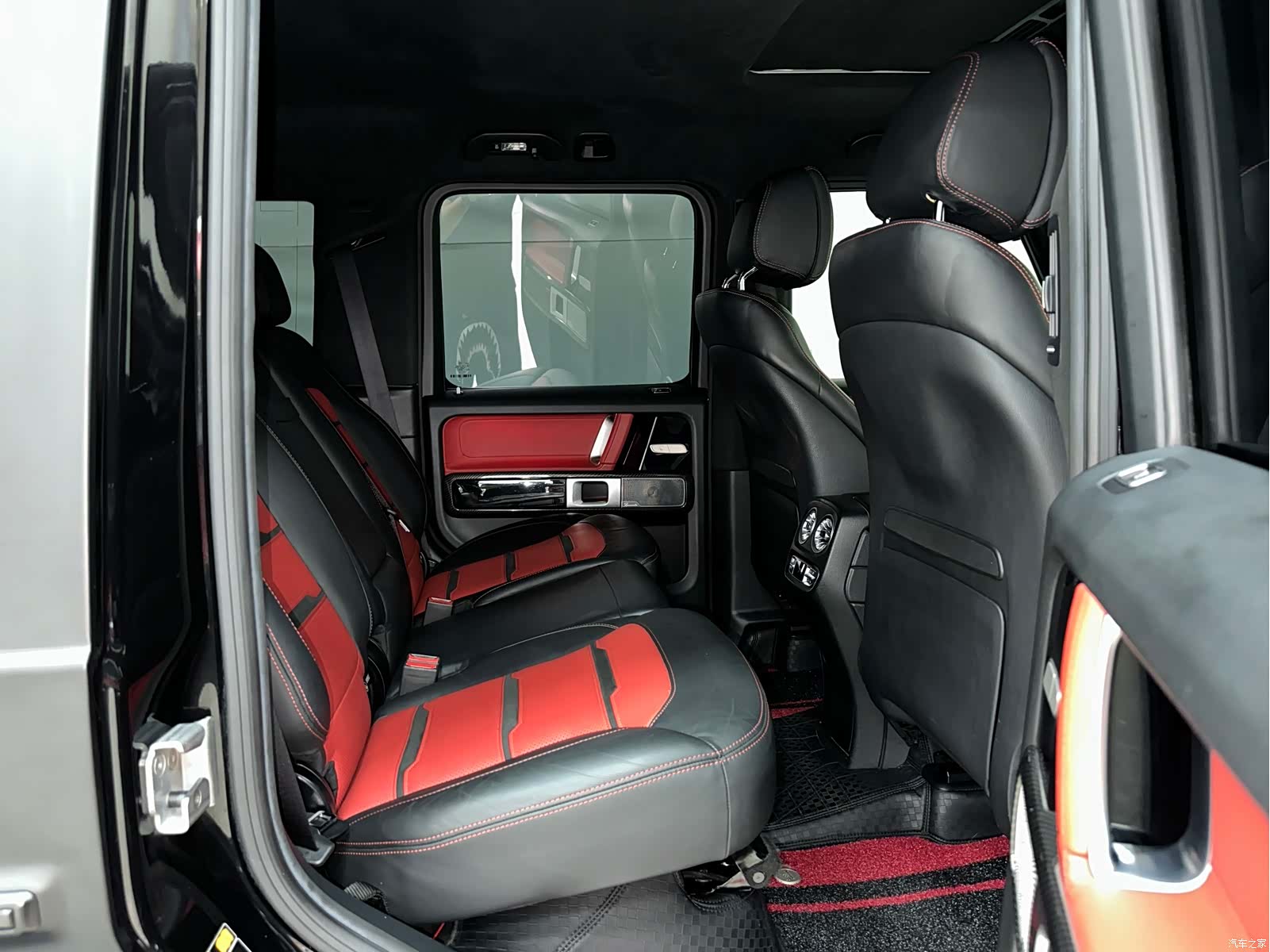 Mercedes-Benz G-Class, 2019 12
