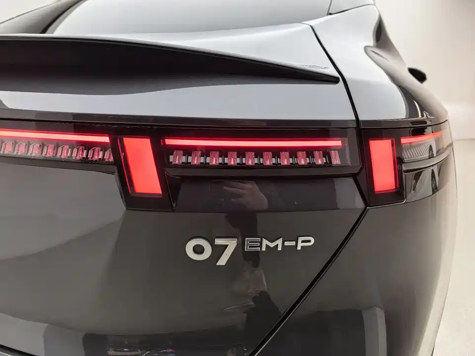Lynk & Co 07 EM-P