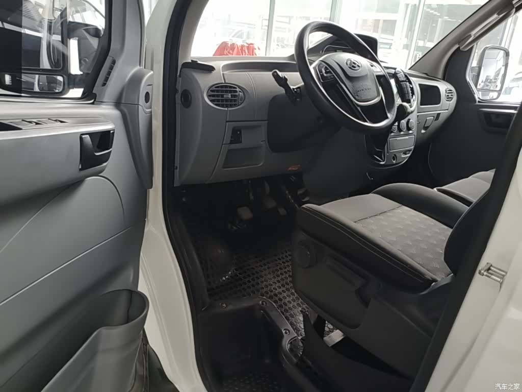 Maxus V80, 2023 16