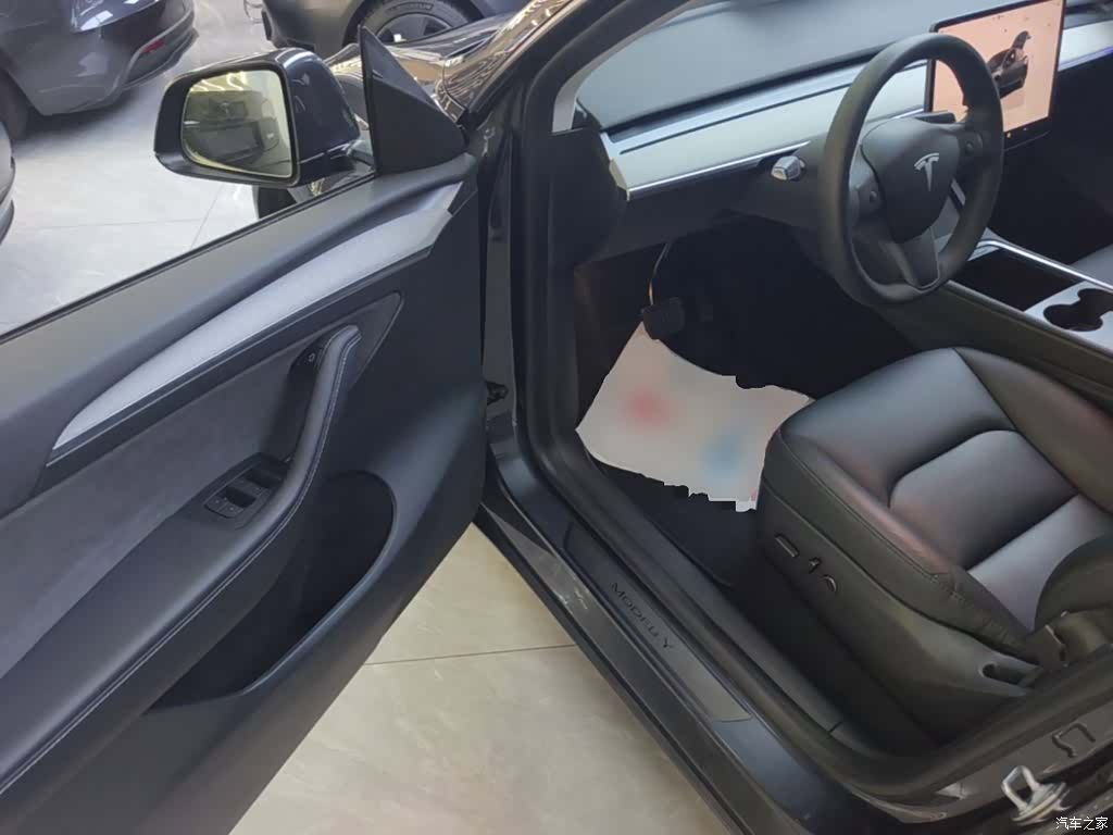Tesla Model Y, 2024 16