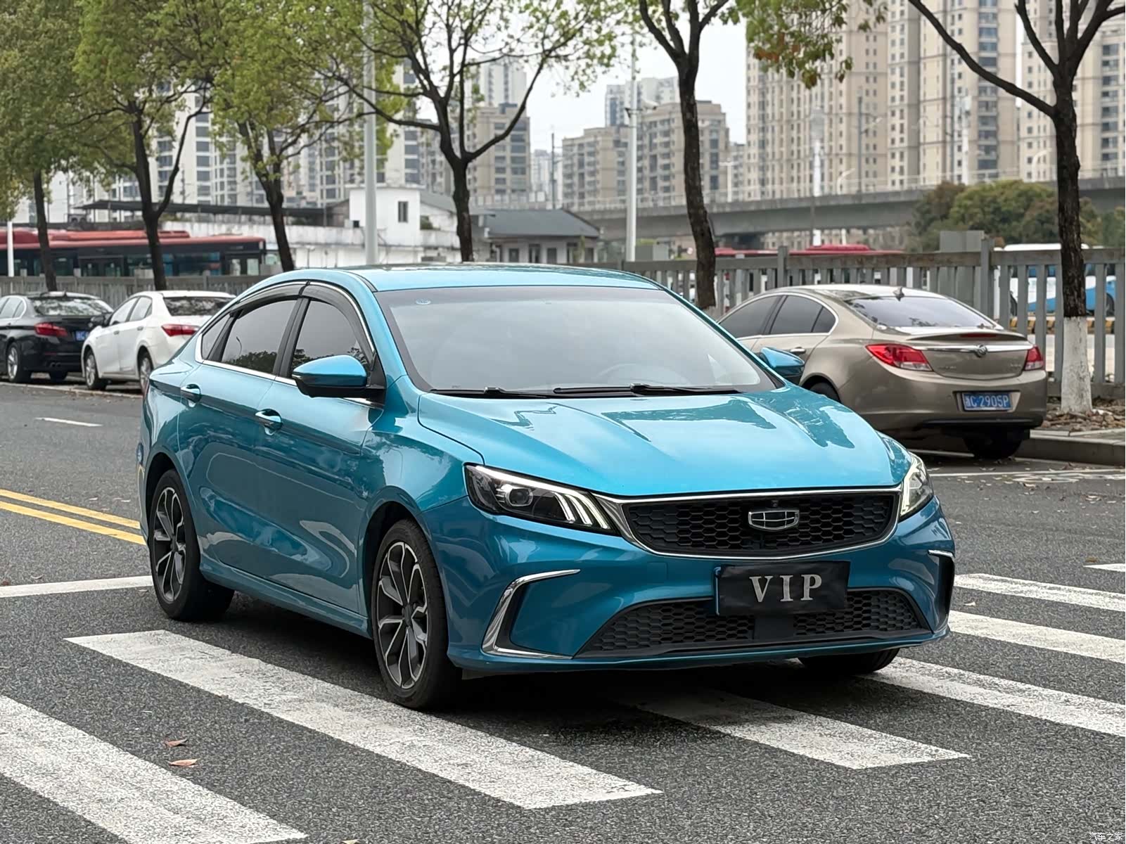 Geely Binray, 2022 3