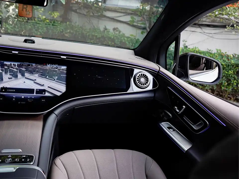 Mercedes-Benz EQE SUV