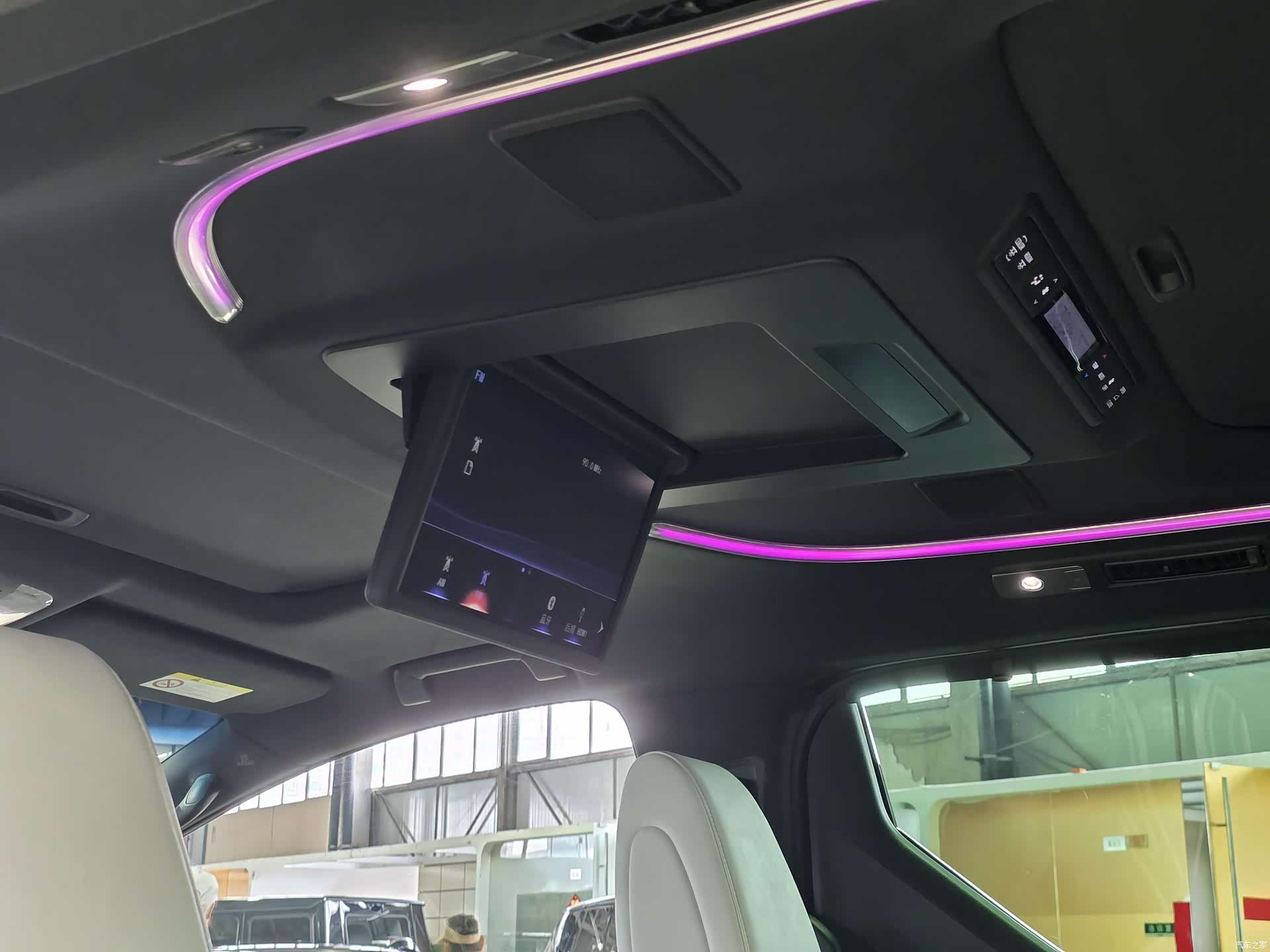 Lexus LM, 2021 15
