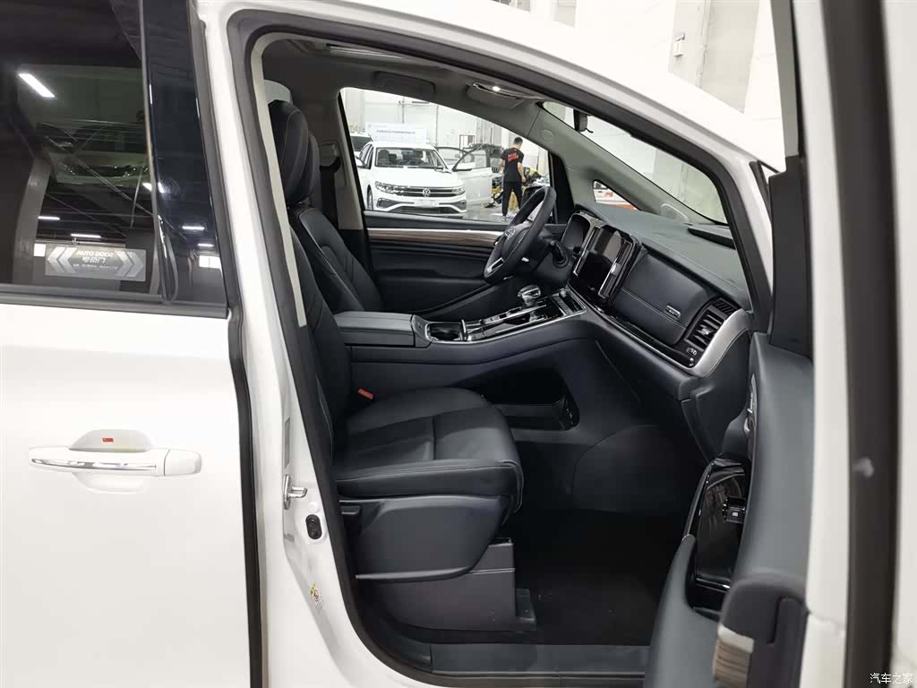 Trumpchi M8, 2023 23