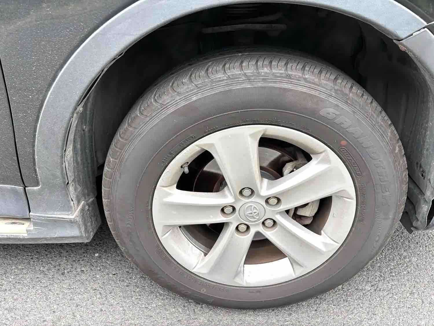 Toyota RAV4, 2014 7