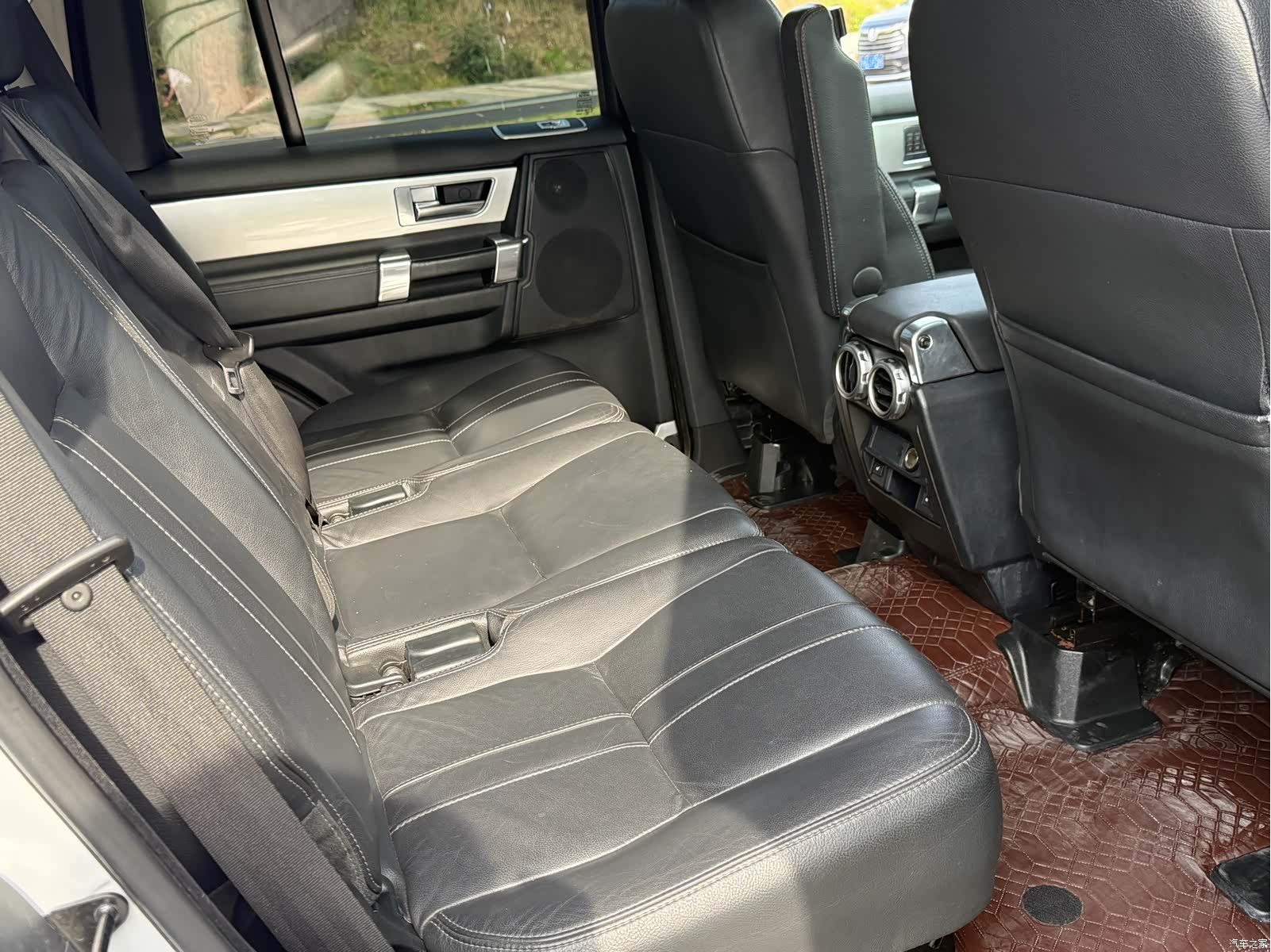 Land Rover Discovery, 2019 4