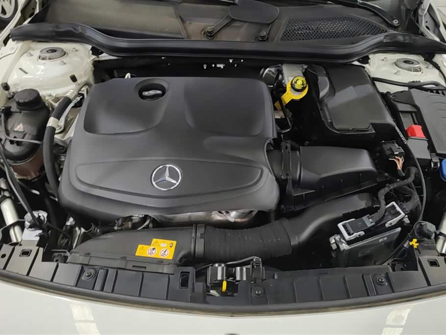 Mercedes-Benz GLA Mercedes-Benz GLA
