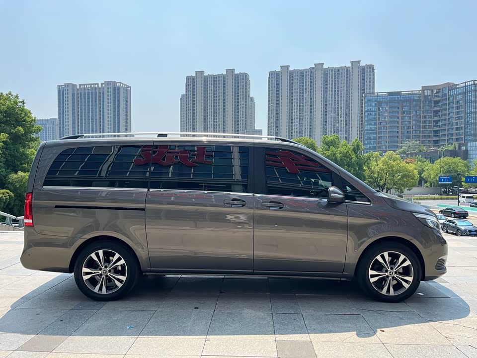 Mercedes-Benz V-class