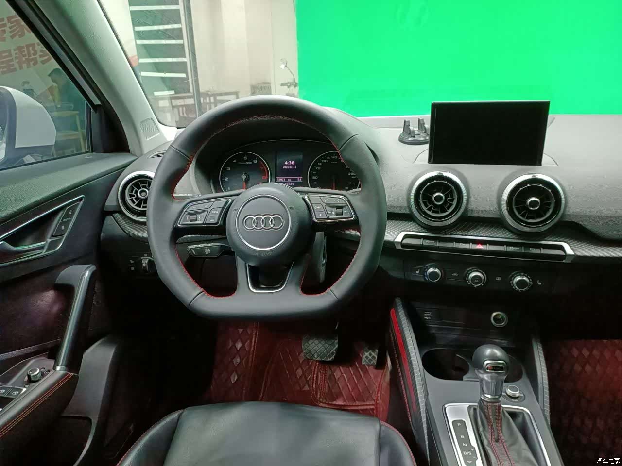 Audi Q2L, 2023 11