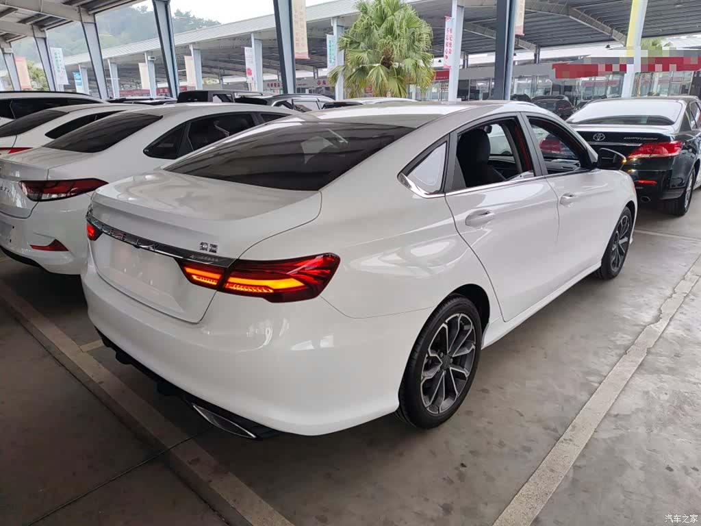 Geely Binray, 2022 22