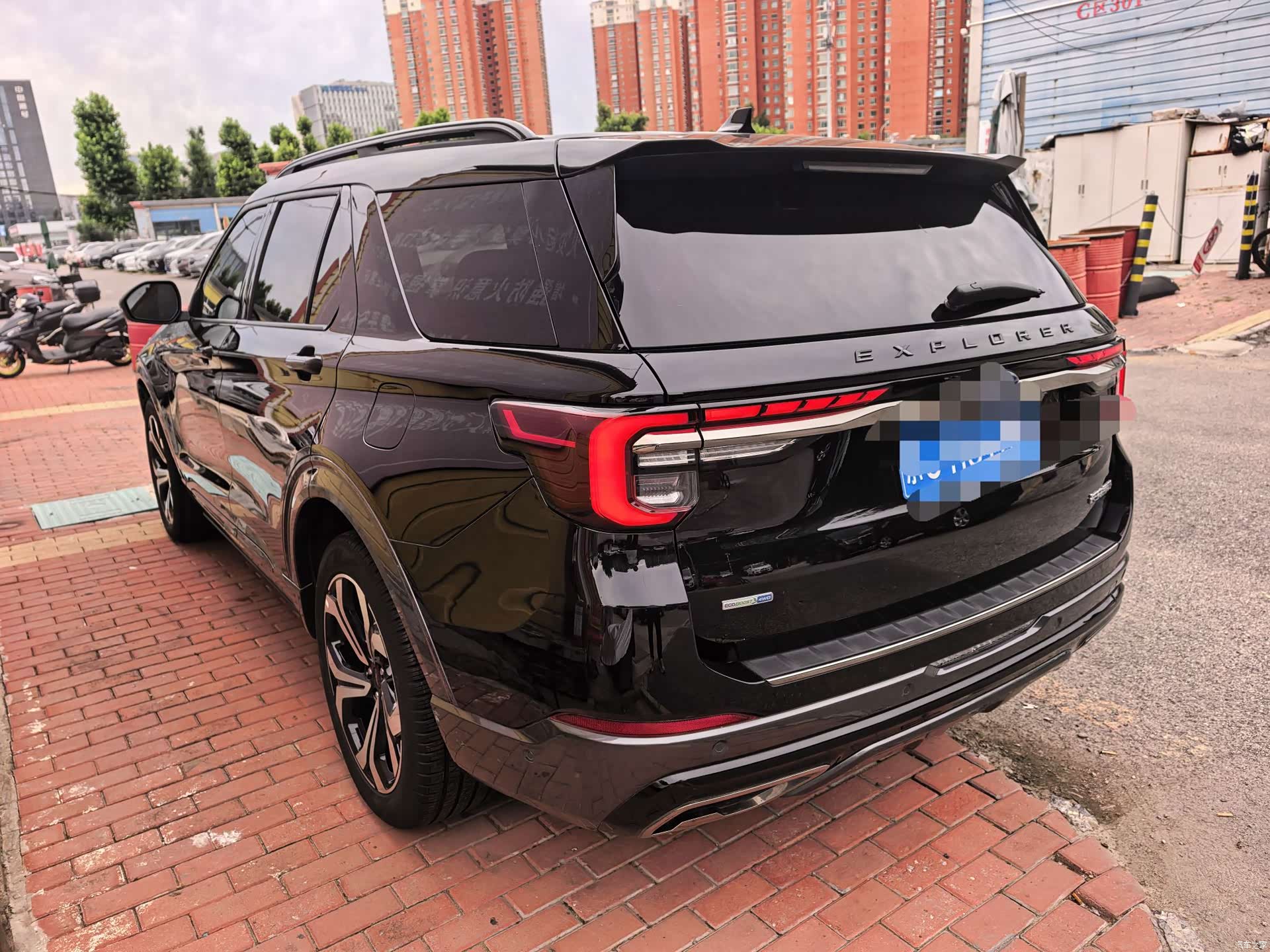 Ford Explorer, 2023 16