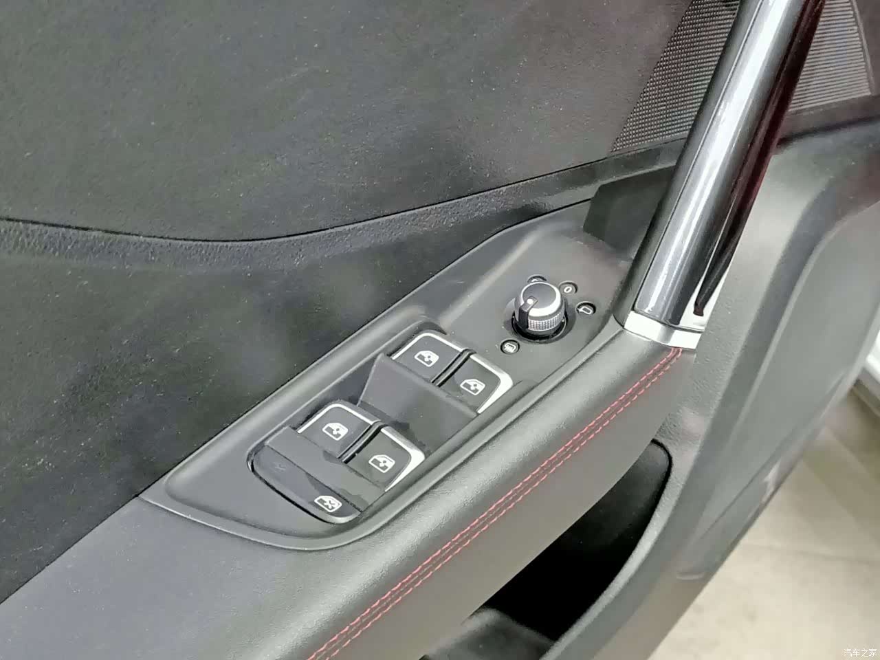 Audi Q2L, 2023 9