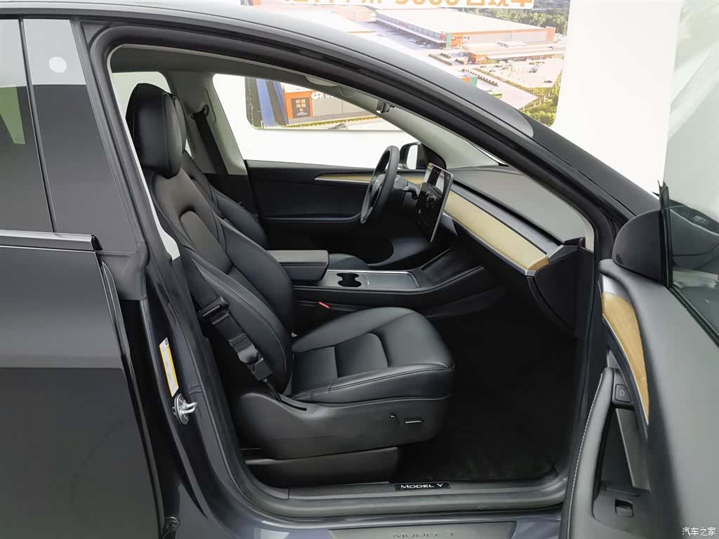 Tesla Model Y, 2022 23