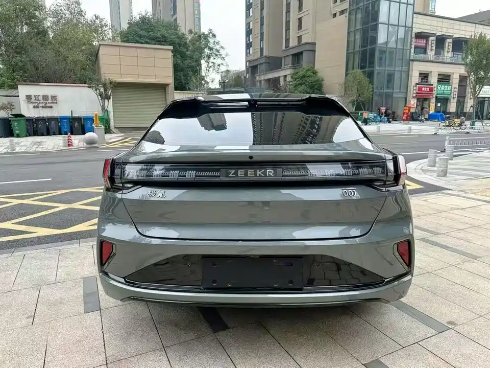 Zeekr 001