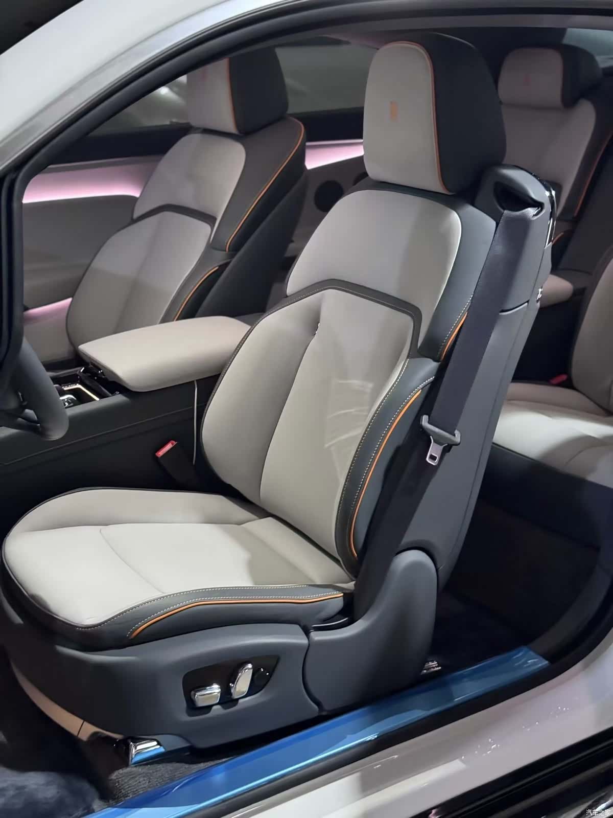 Rolls-Royce Spectre, 2026 3