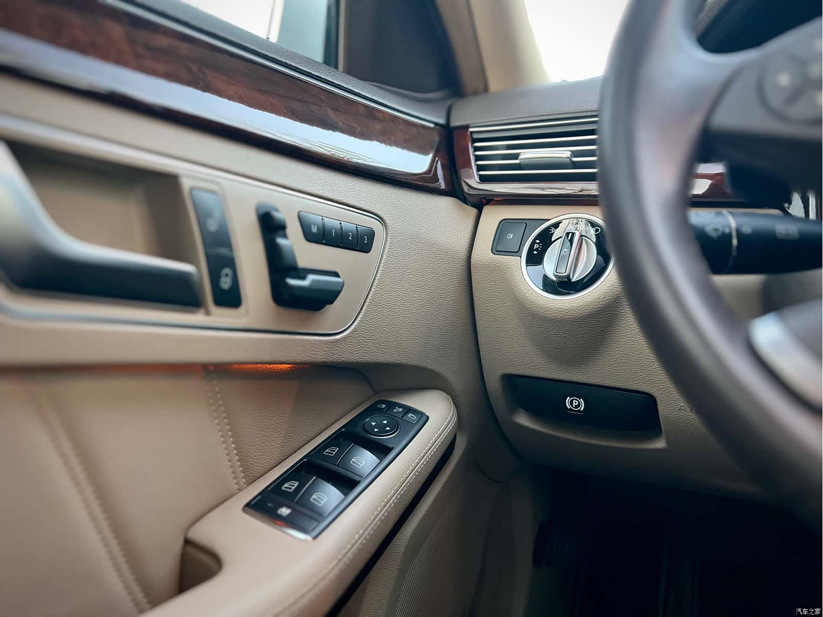 Mercedes-Benz E-Class, 2012 23