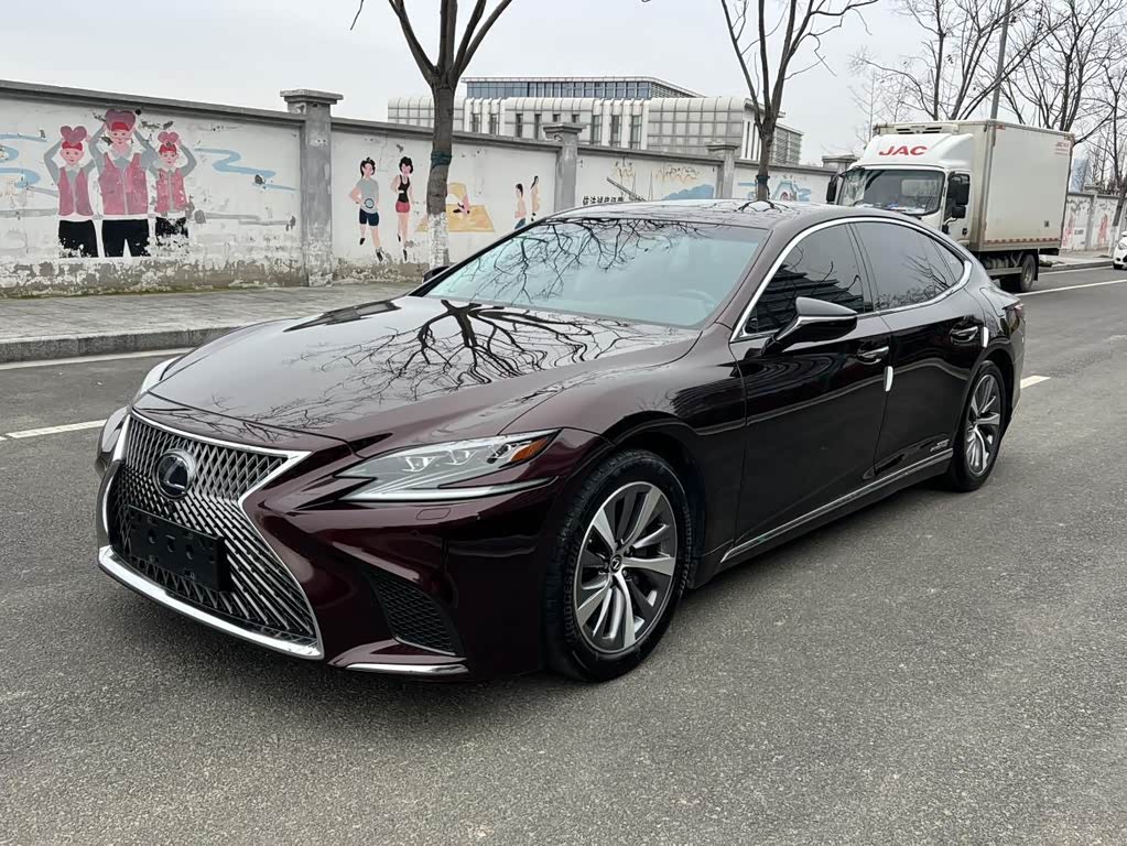Lexus LS