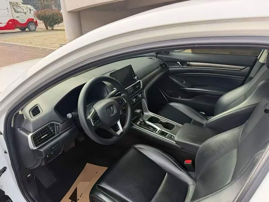 Honda Accord 2020, фото 7