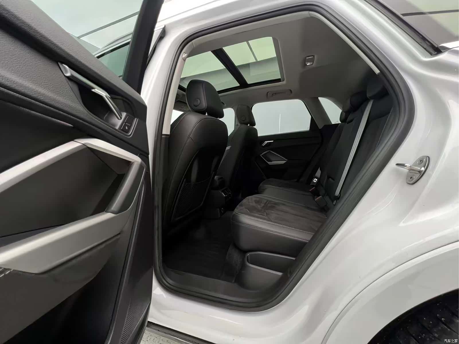 Audi Q3, 2022 13