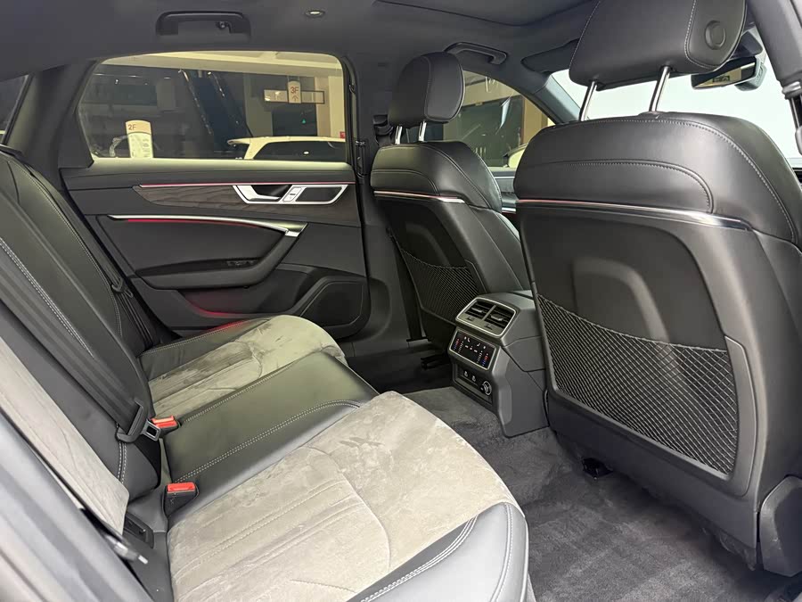 Audi A6L 2023, фото 16