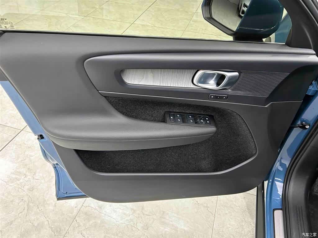 Volvo XC40, 2023 10