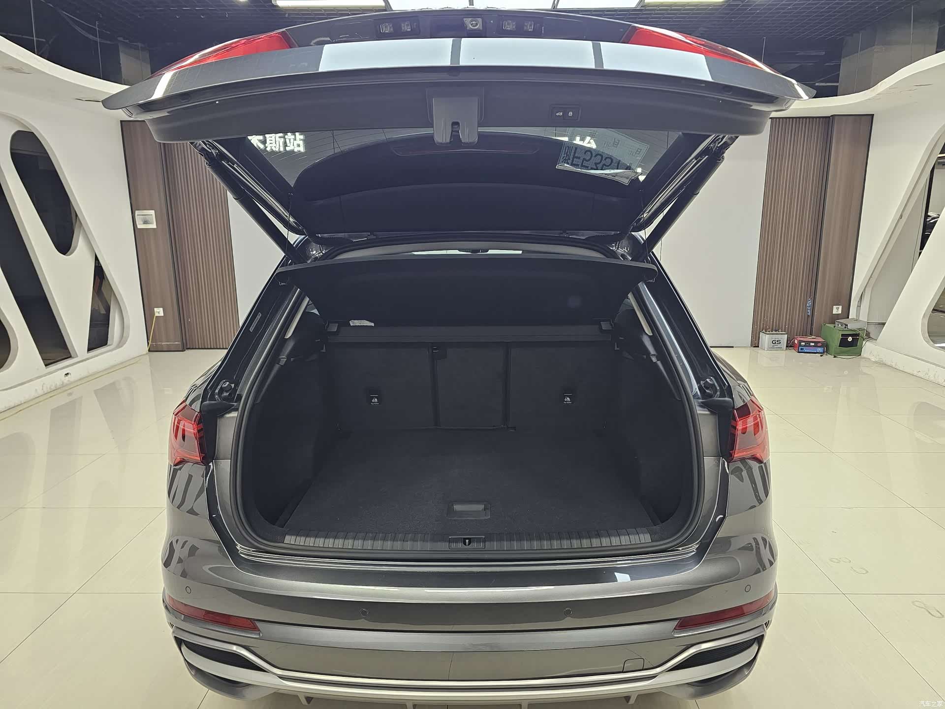 Audi Q3, 2022 11
