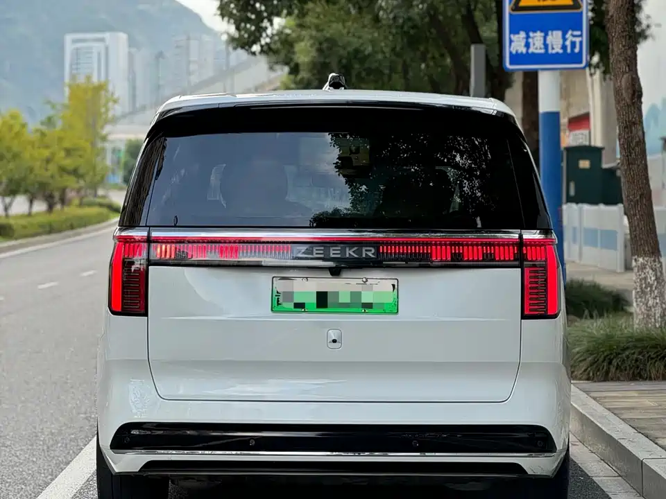 Zeekr 009