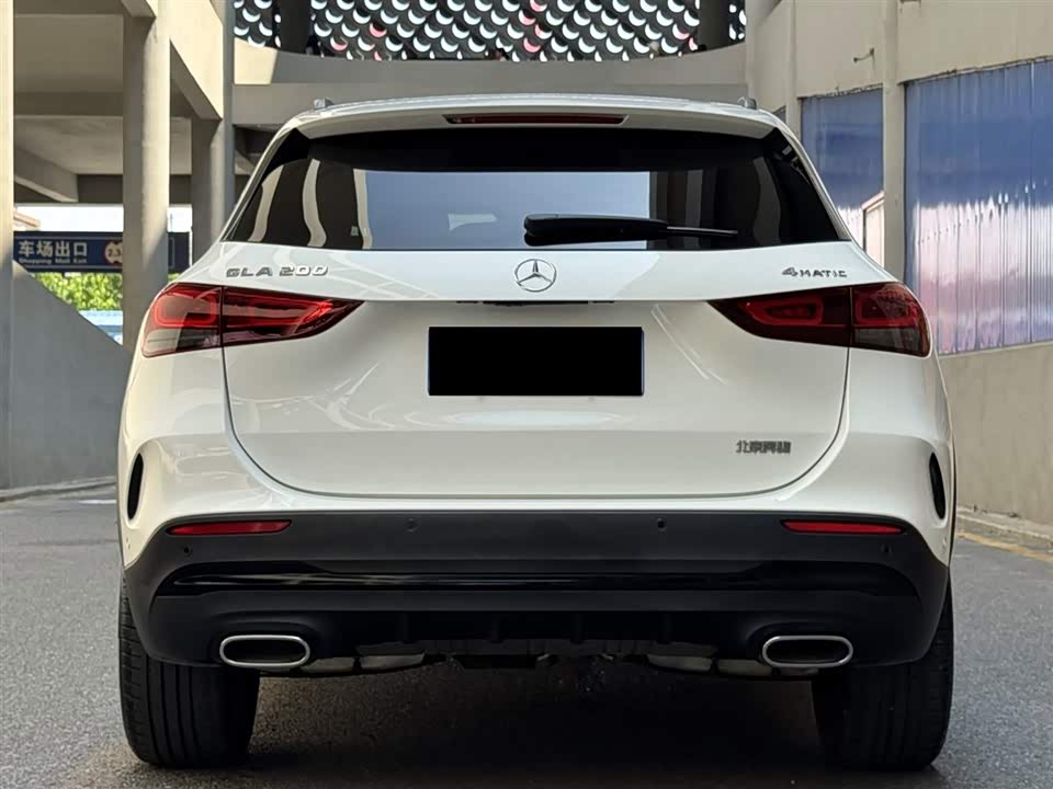 Mercedes-Benz GLA Mercedes-Benz GLA