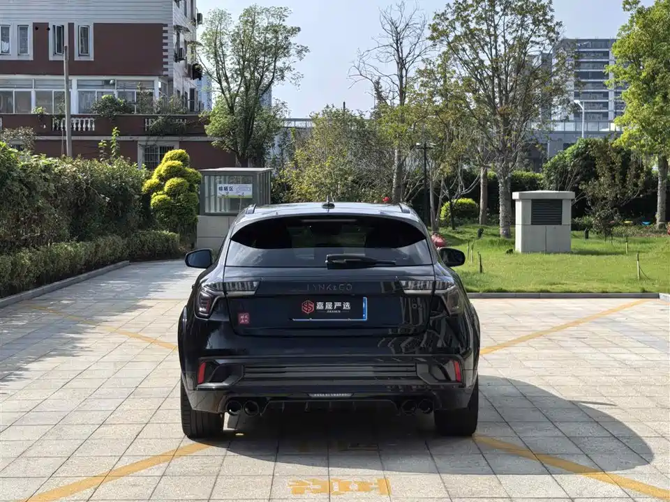 Lynk & Co 02 Hatchback