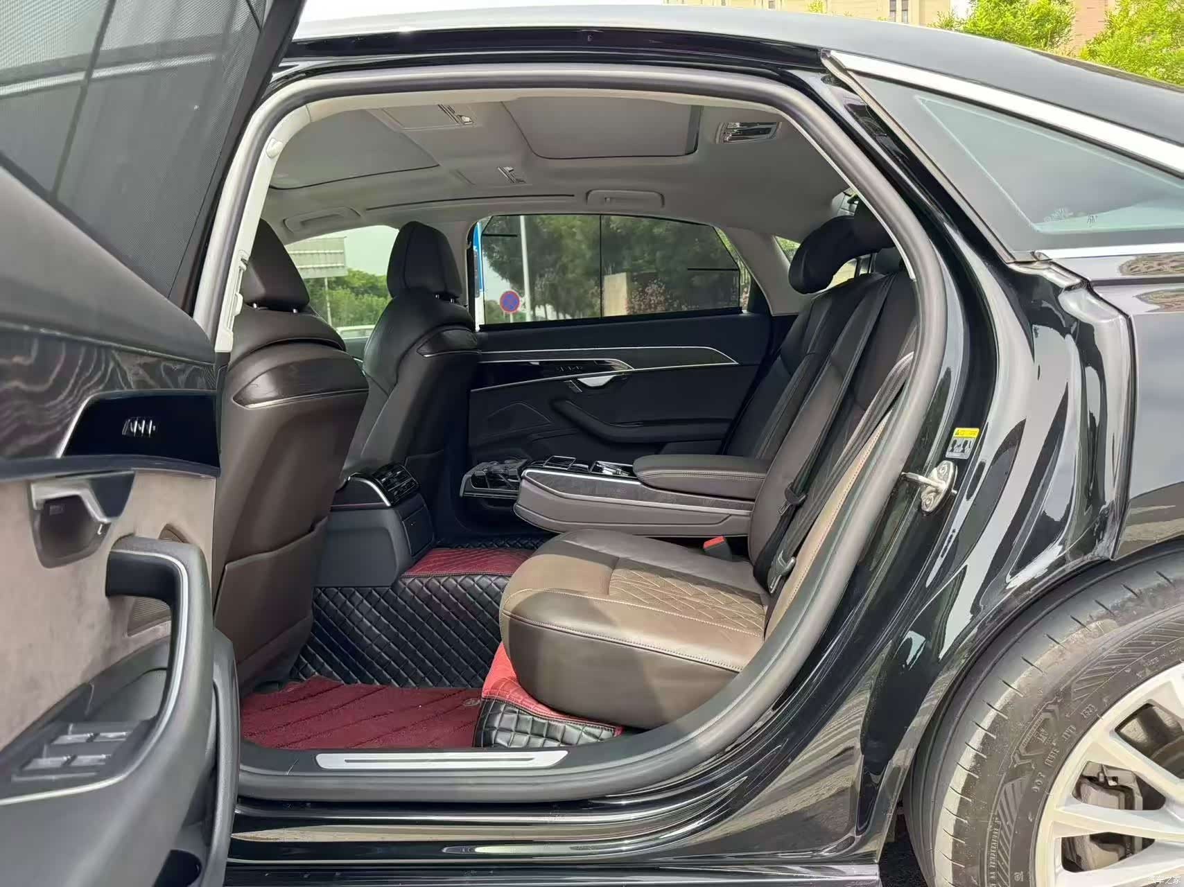 Audi A8L, 2020 все фото