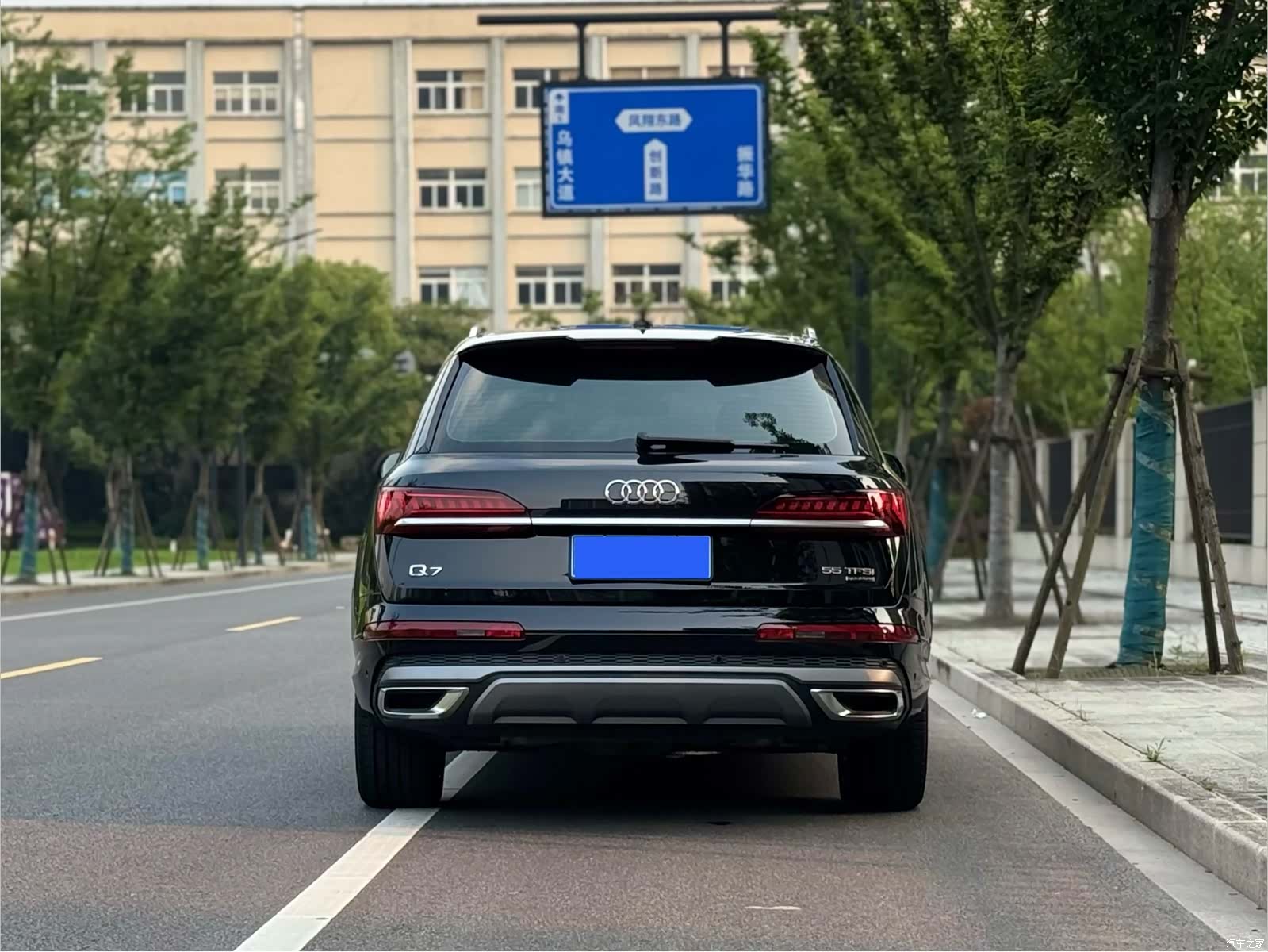 Audi Q7, 2023 все фото