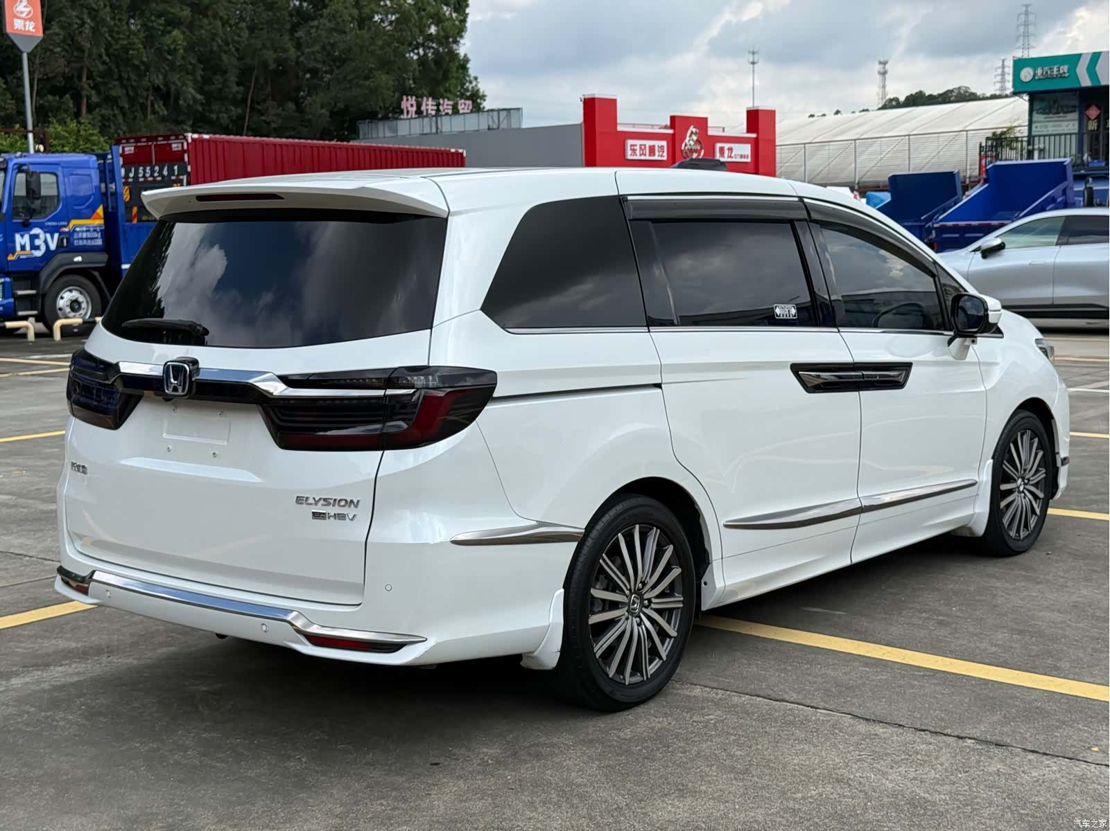 Honda Elysion, 2022 4