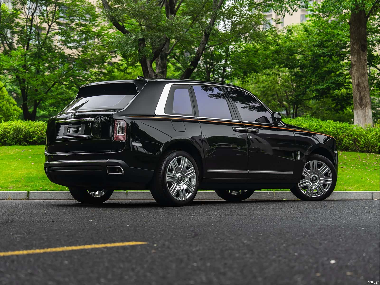 Rolls-Royce Cullinan, 2022 20
