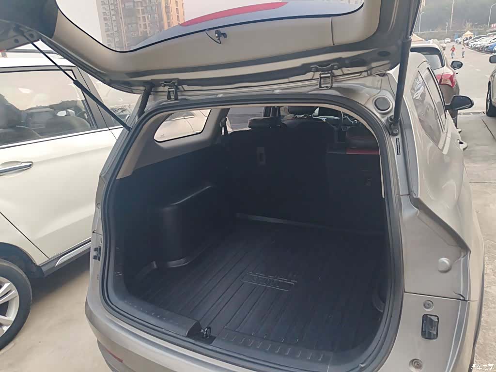 Wuling 310W, 2018 15