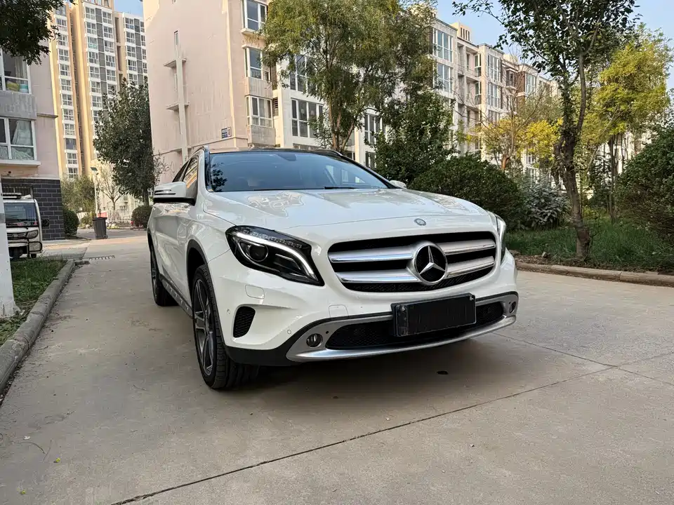 Mercedes-Benz GLA