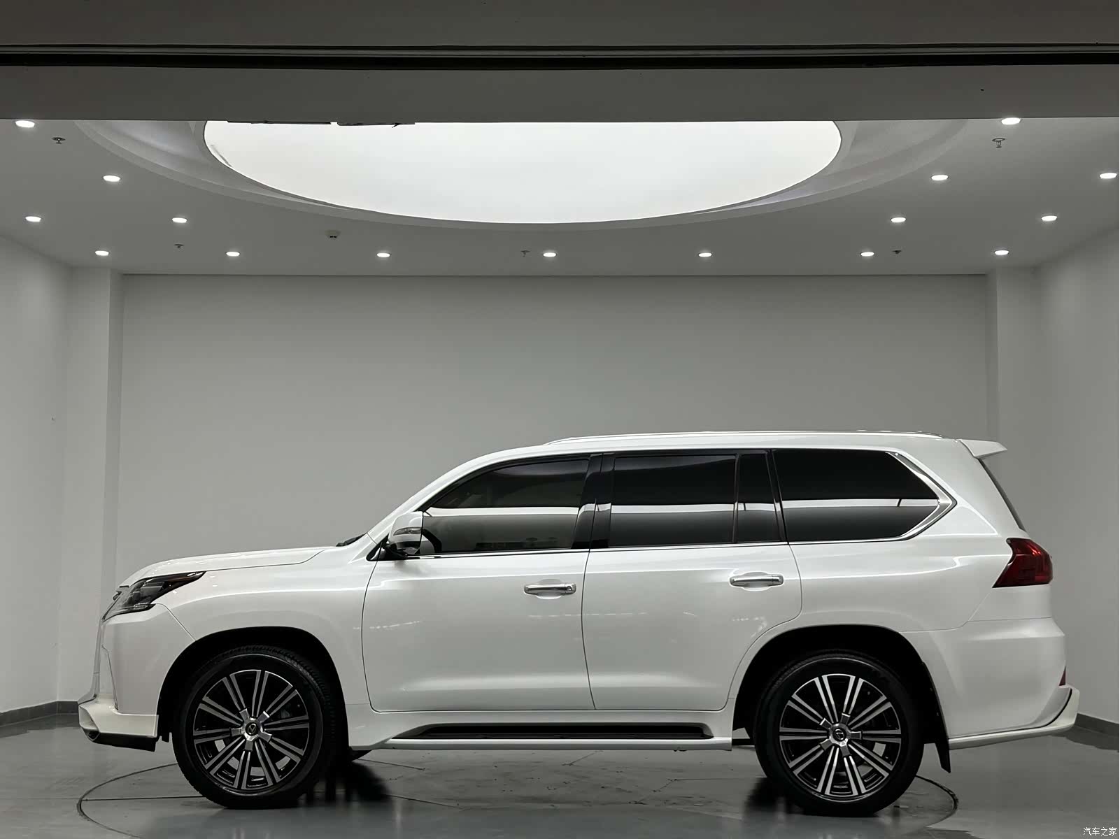 Lexus LX, 2019 все фото