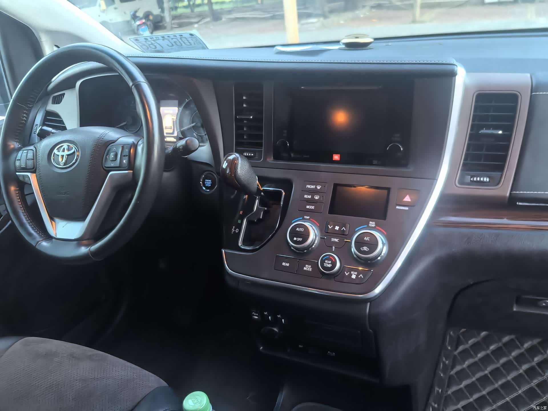 Toyota Sienna, 2017 10