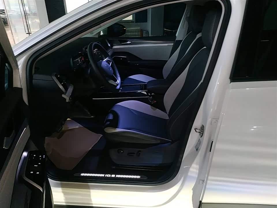 Volkswagen ID.6 CROZZ