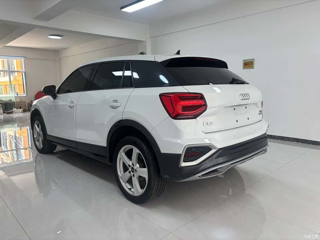 Audi Q2L, 2022 15